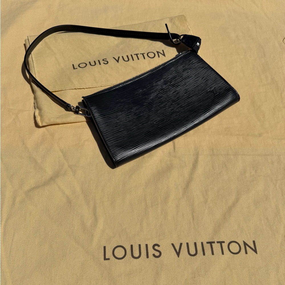 Louis Vuitton Black Epi Leather Wristlet Pochette